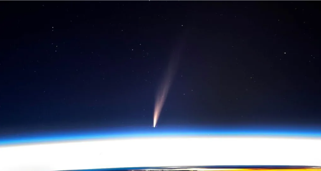 O cometă rară poate fi văzută pentru prima dată în 160.000 de ani. Astronaut NASA: „Este absolut uimitor”