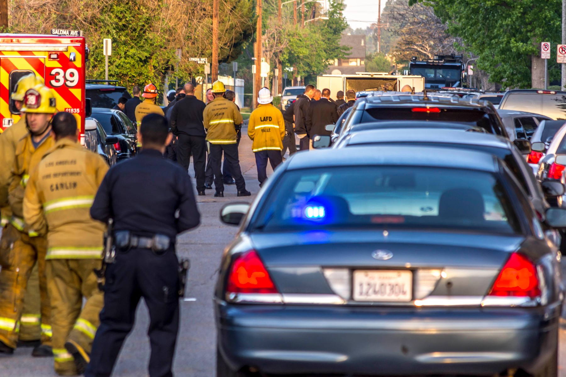Los Angeles, ameninţat în continuare de incendii nimicitoare. Umiditatea scăzută îi pun la încercare pe pompieri