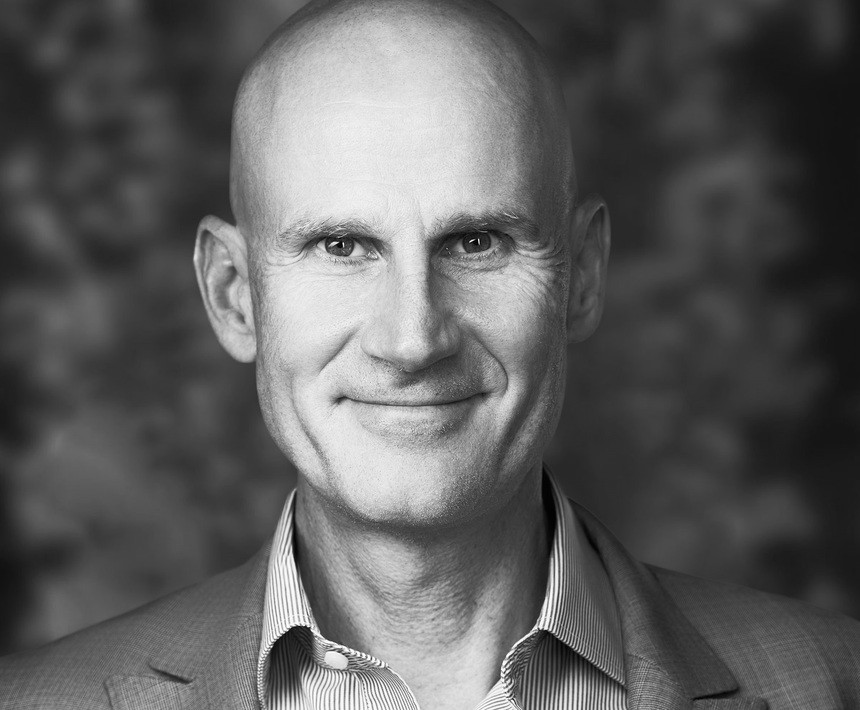 Al doilea român care cumpără un club de fotbal din Serie A. Cine este Christian Puscasiu, noul patron al Hellas Verona