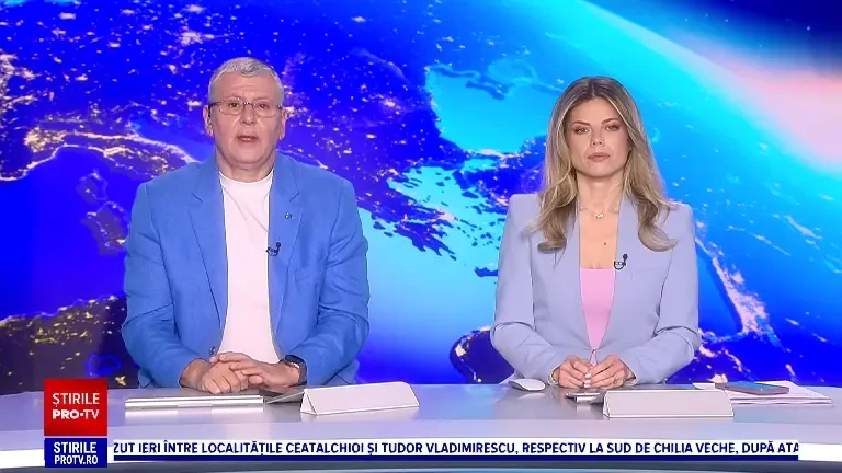 Un șofer de autobuz din New York a lovit un parapet și a rămas cu vehiculul suspendat la o înălțime de aproape 4 metri