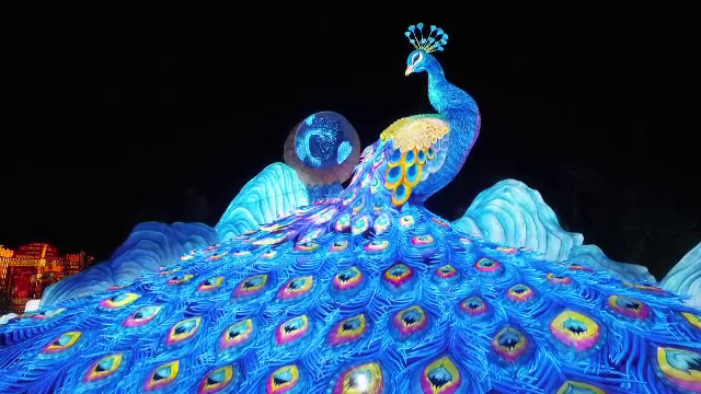 Tărâmul de basm din sud-vestul Chinei. Un spectacol de lumini a fost creat cu ajutorul inteligenței artificiale