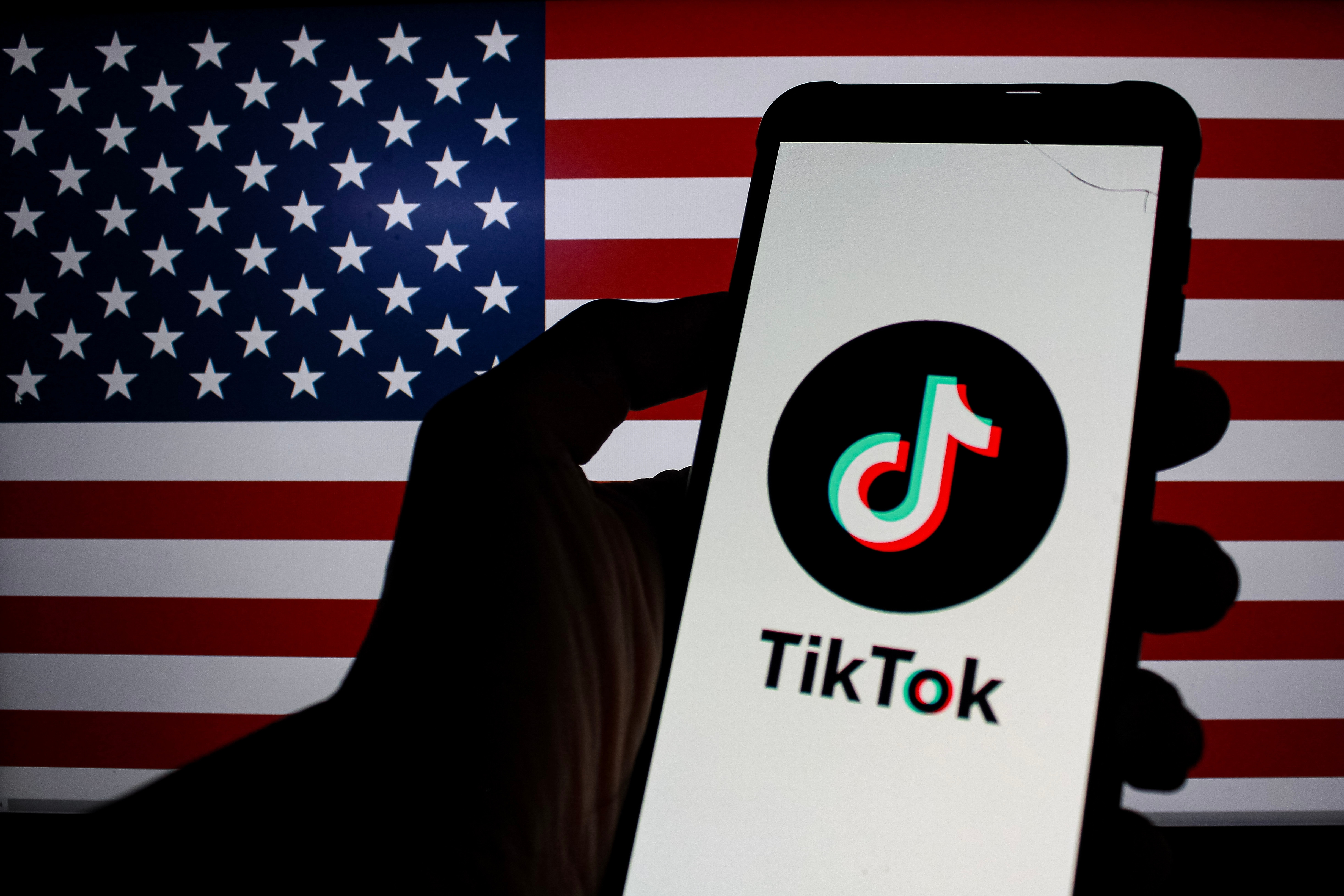 TikTok, sub lupa cenzurii. Utilizatorii din SUA reclamă restricții și eliminări de conținut după reactivarea platformei