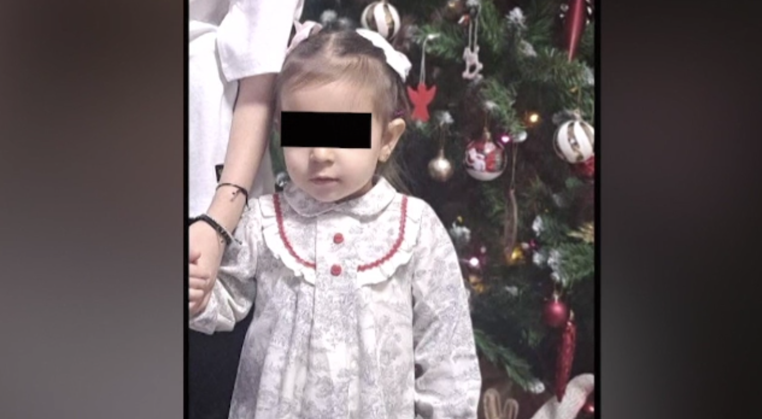 Anchetă la Medgidia, unde o fetiță a murit într-o creșă ilegală. Anastasia a sfârșit strivită de lada unei canapele