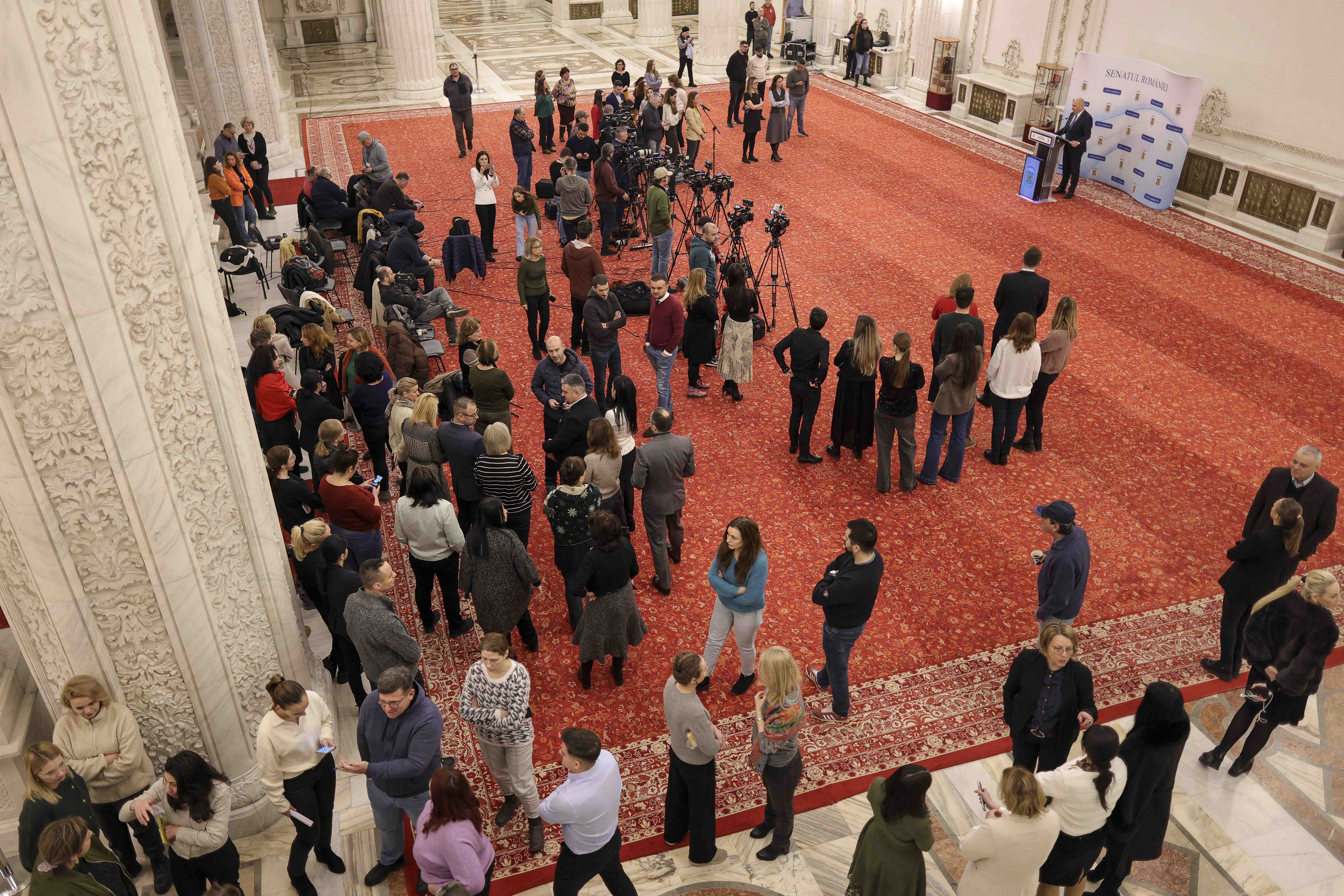 Salariile încasate de șoferii de la Senat. Spor de condiții vătămătoare, vouchere de vacanță și indemnizație de hrană | LISTĂ