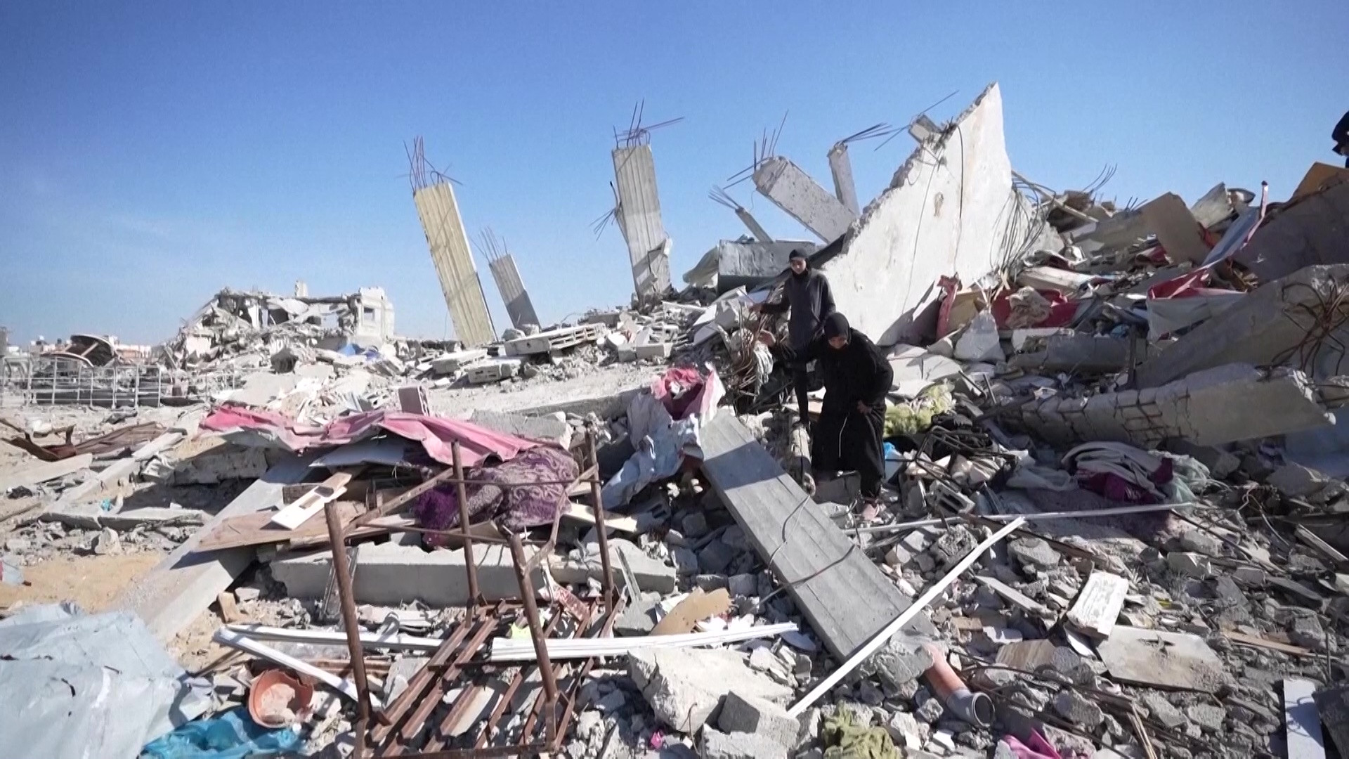 Continuă masacrul în Fâșia Gaza. Bombardamentele israeliene au ucis zeci de palestinieni, majoritatea copii