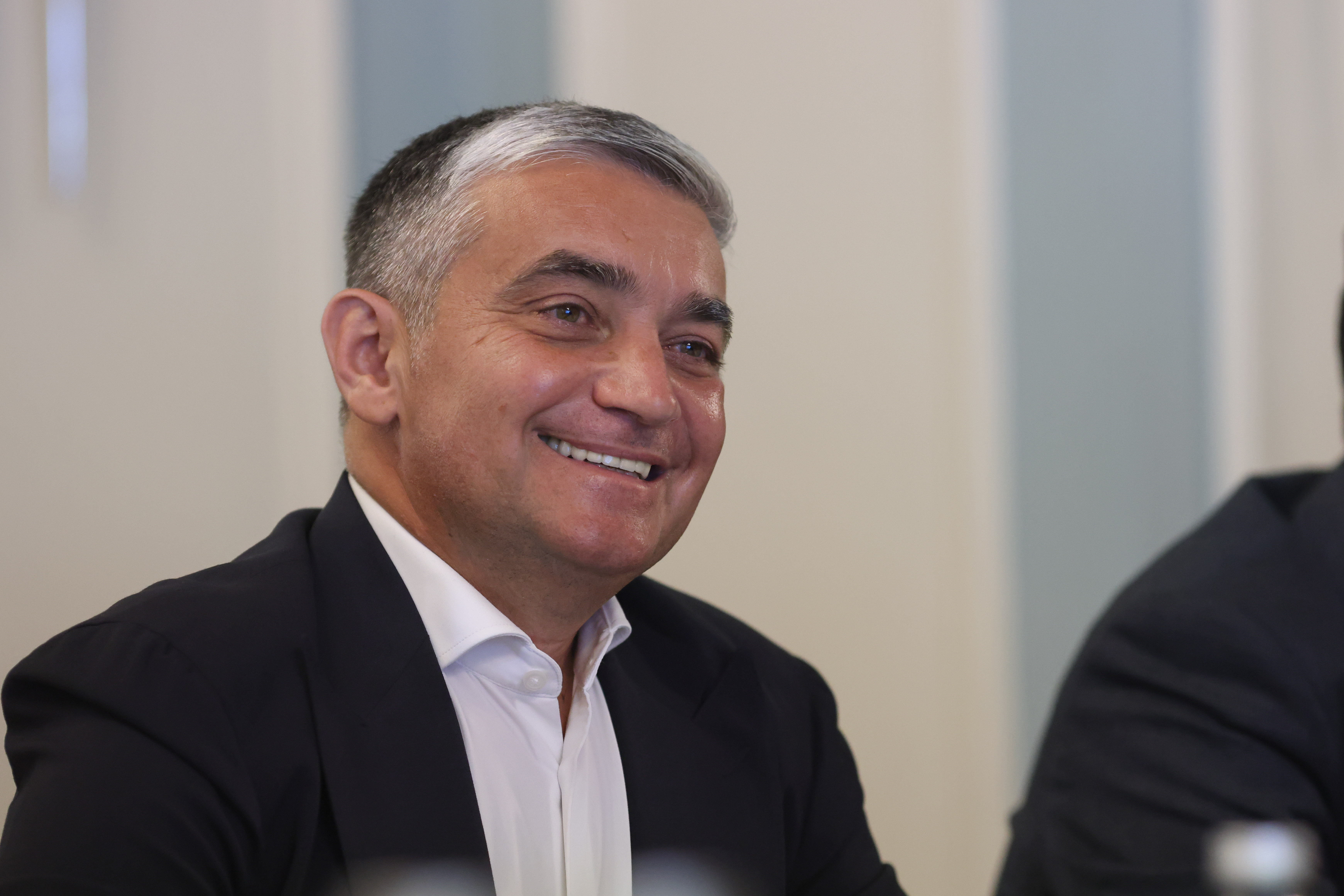 Vlad Oprea, în fața judecătorilor. Primarul din Sinaia ar putea rămâne fără libertate și casa mamei sale