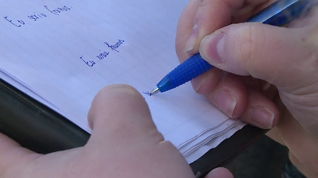 Scrisul de mână, pe cale de dispariție în era tehnologiei. Importanța acestui obicei