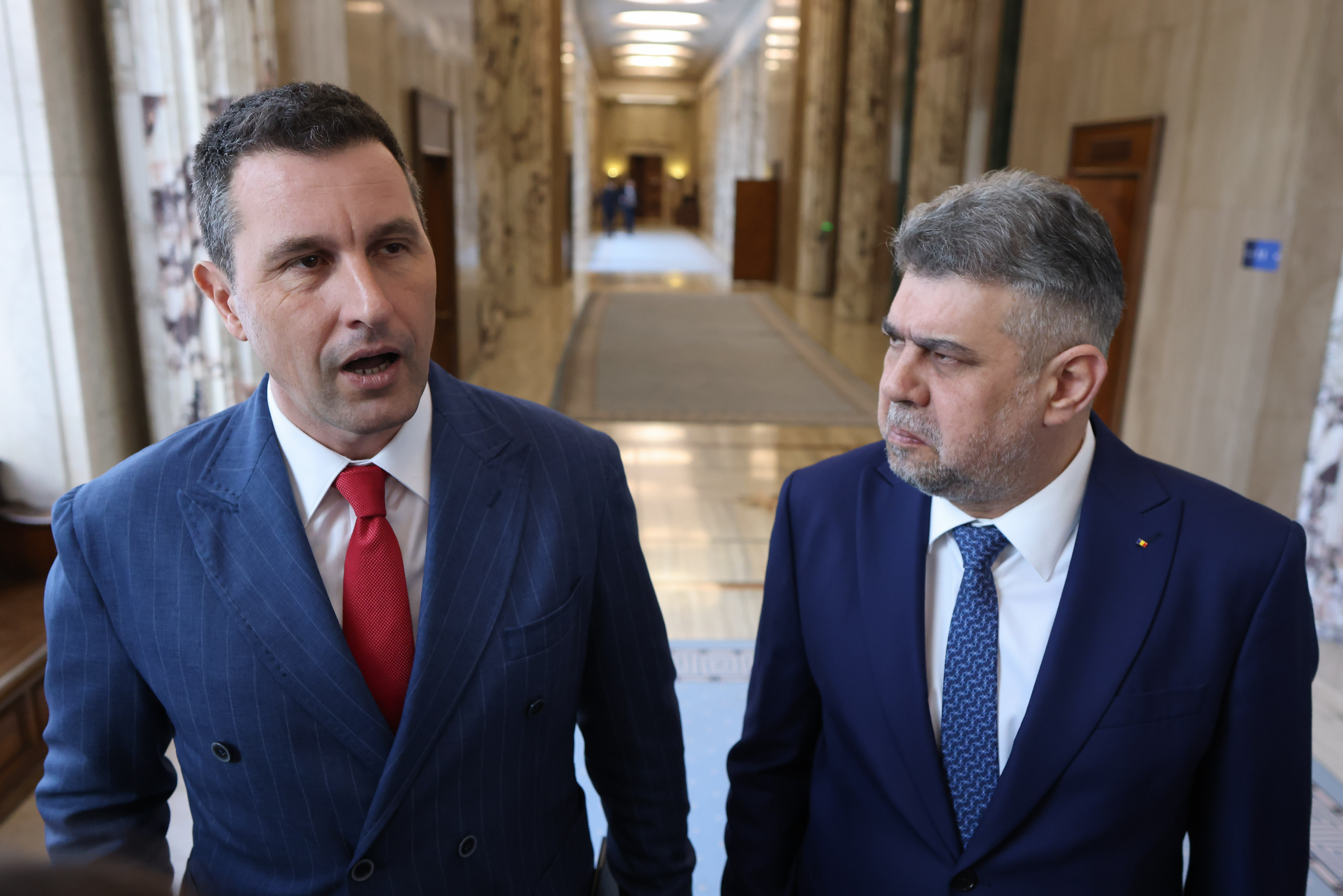 Reuters: România, în pericol de a deveni „junk” pentru investitori, din cauza deficitului bugetar excesiv