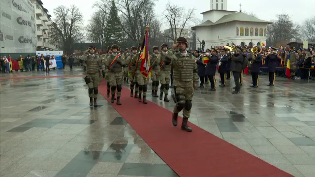 Oamenii au sărbătorit Ziua Unirii în mai multe orașe. Un bărbat de 96 de ani, prezent la Iași: „E o zi măreață”