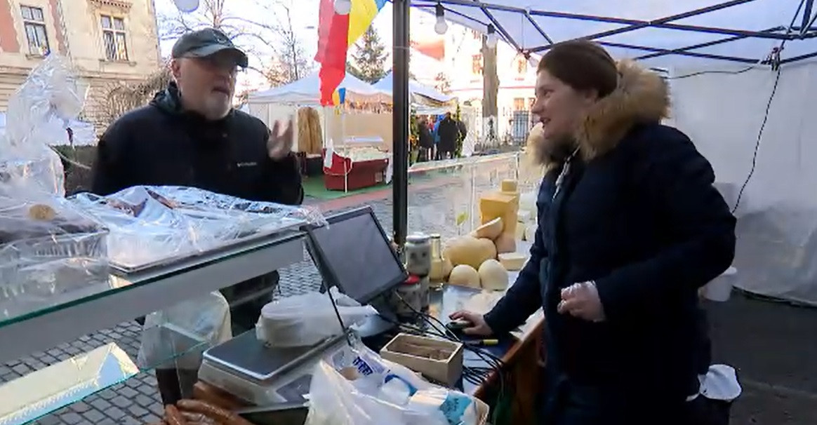 Micii producători români, blocați la poarta marilor magazine. Ministrul Agriculturii vine cu soluții