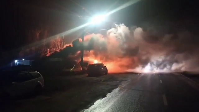 Coșmar repetat. Familii sinistrate după explozia de la Crevedia, afectate de un incendiu la containerele unde locuiau