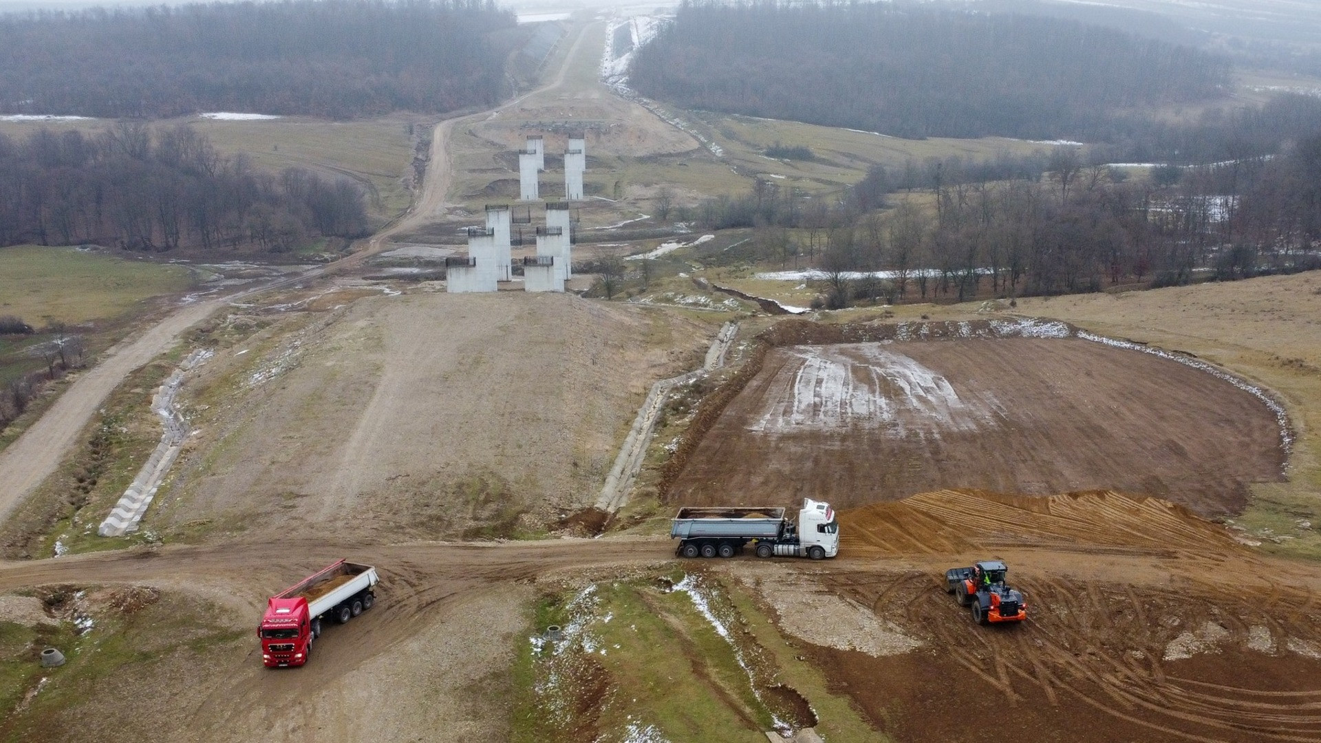 Au început lucrările la „cel mai dificil” lot de autostradă din istoria țării. Tunelul impresionant din lotul Cornetu-Tigveni