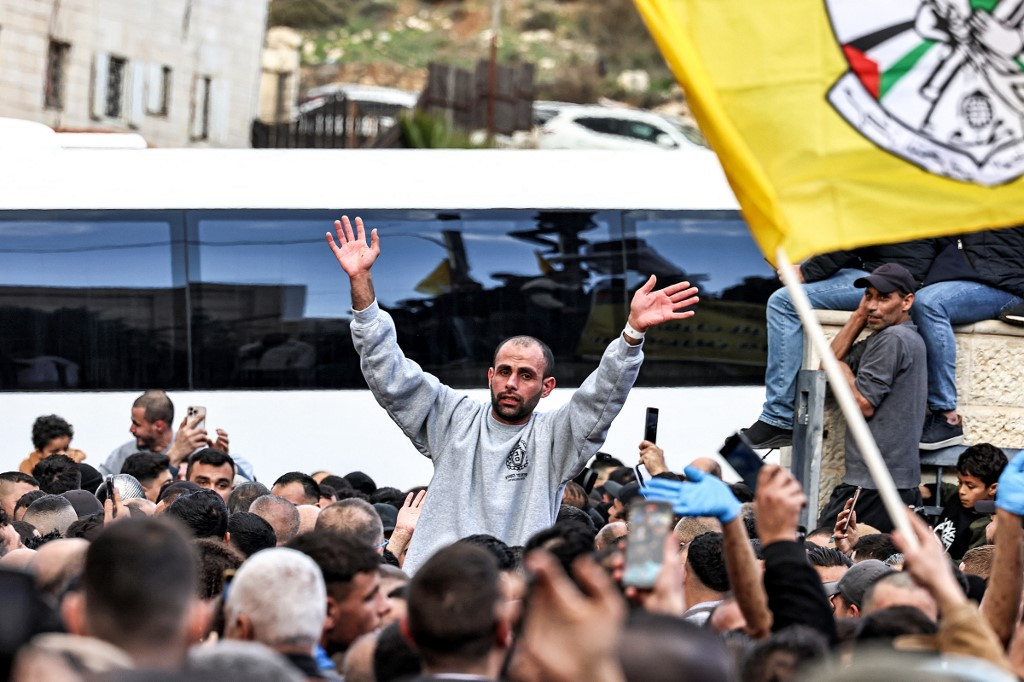 Bucurie în Cisiordania. Palestinianul deţinut de cel mai mult timp în Israel, de 40 de ani, pe lista eliberaţilor