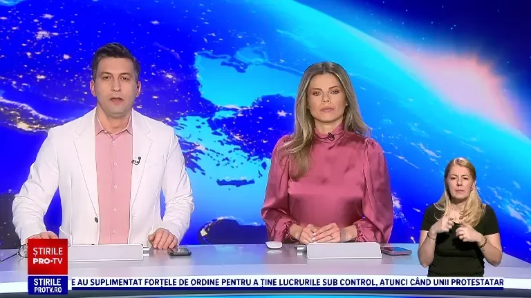 Un șofer de 66 de ani a ajuns la spital după ce a intrat pe contrasens și s-a izbit frontal de o altă mașină