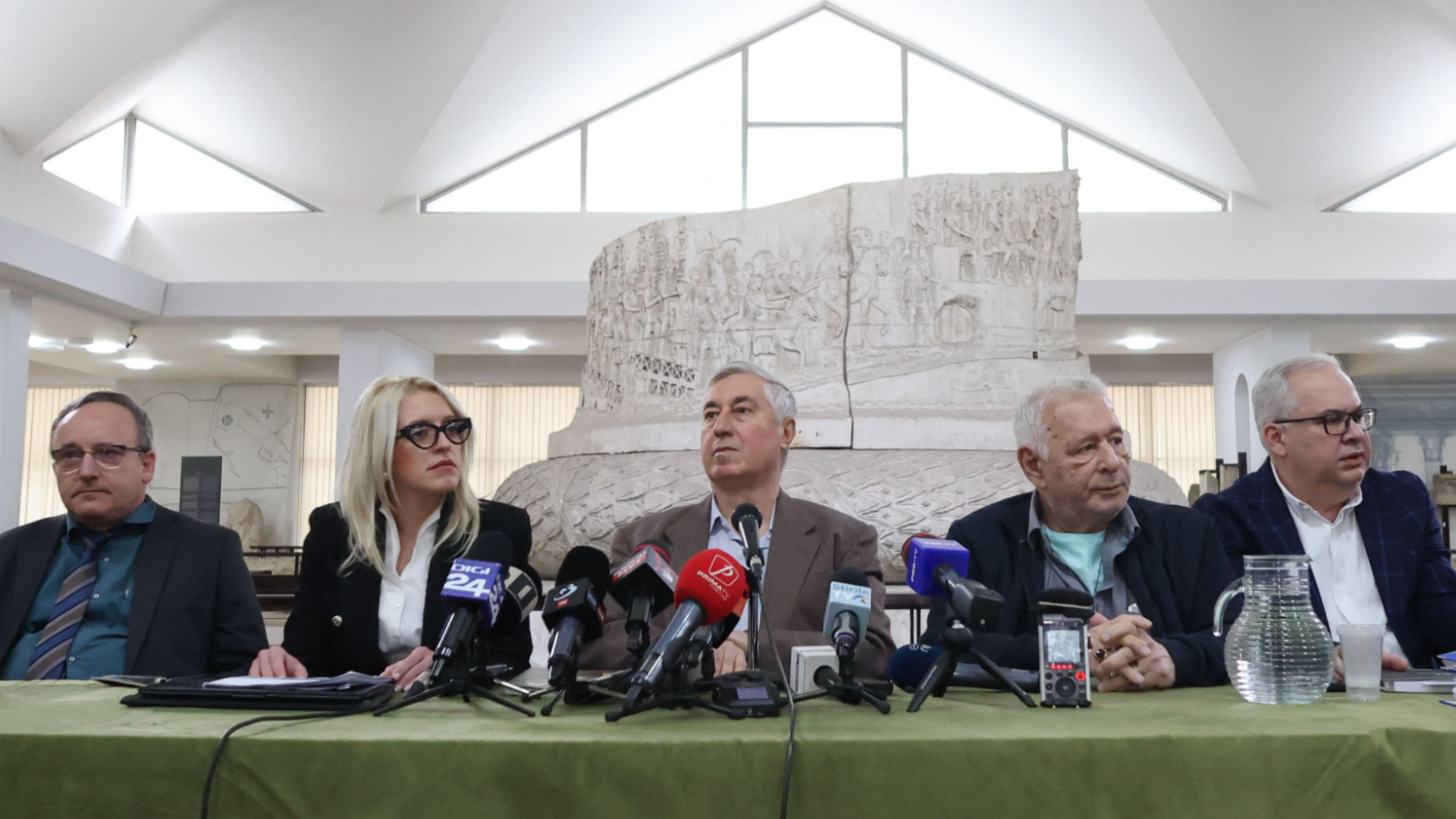 Directorul MNIR explică de ce piesele din tezaurul dacic au fost expuse în Muzeul Drents. Avantajele instituției din Assen