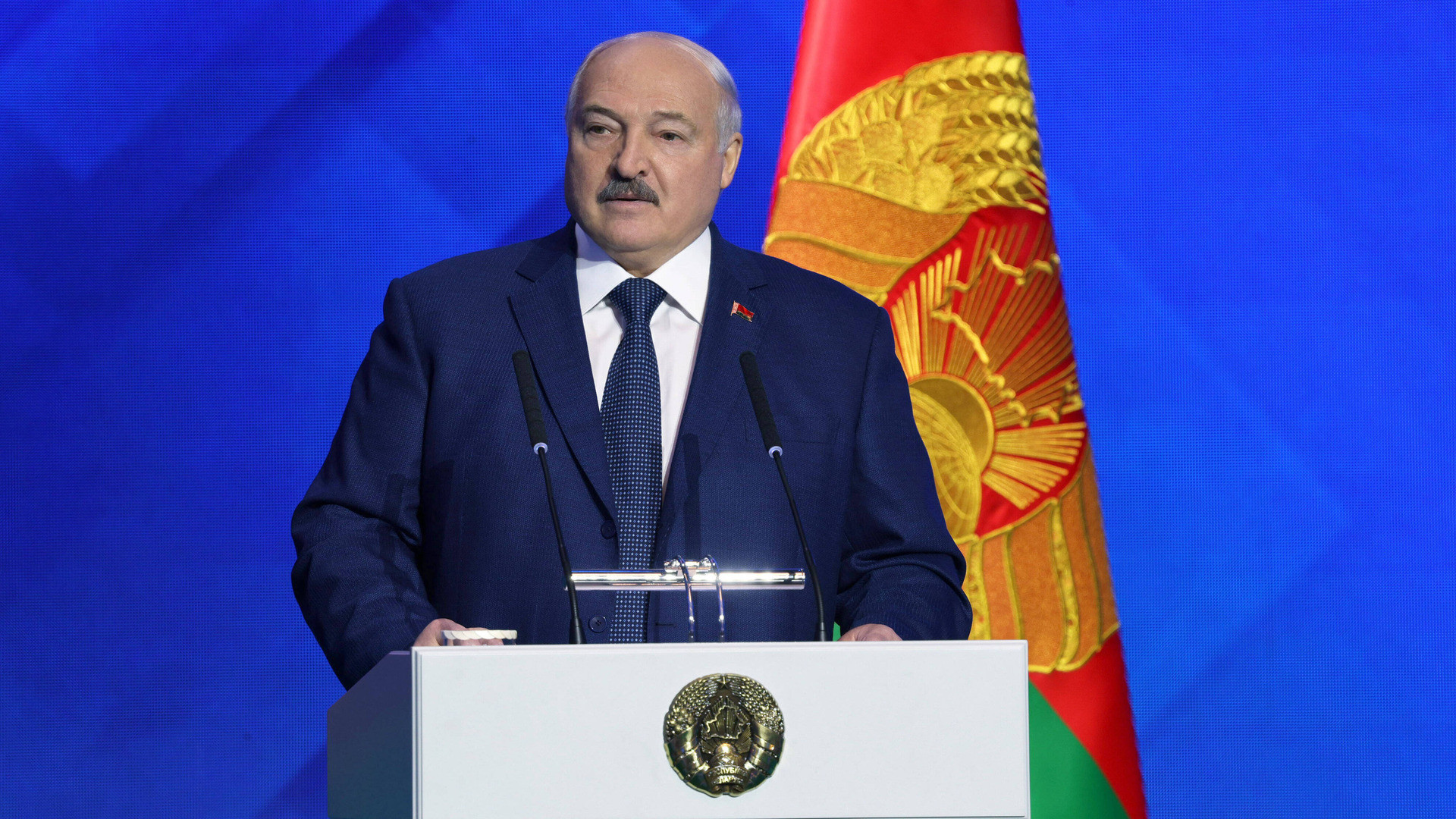 Belarusul eliberează peste 100 de deținuți politici. Printre ei și un laureat al Premiului Nobel pentru Pace