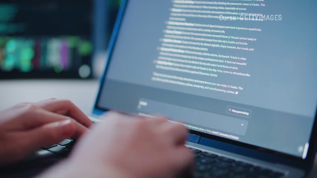 Tot mai mulți oameni dezvoltă sentimente față de inteligența artificială. Explicația psihologilor