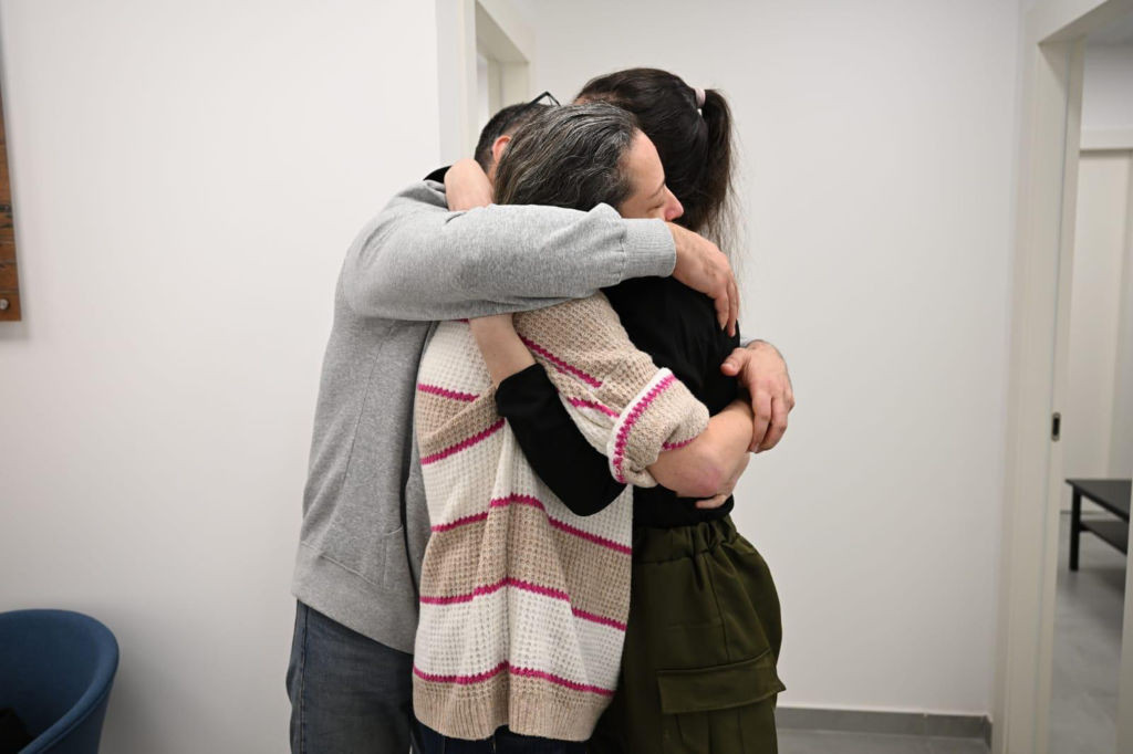 General: Ostaticele eliberate din Gaza au fost ţinute în tuneluri luni de zile, fără lumina zilei și fără contact uman