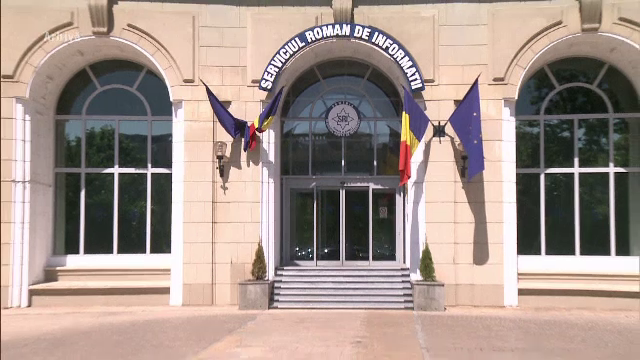 O angajată a SRI a luat peste 900.000 de lei din fondurile operative ca să îi trimită unui bărbat cunoscut pe Instagram