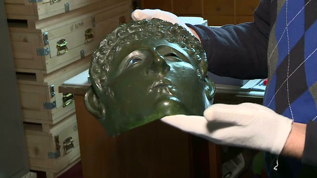 Ne păstrăm istoria în cutii de carton, în beznă. Tezaurul românesc este ținut în țară în subsoluri mucegăite