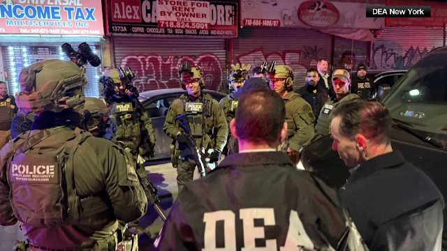 Migranții ilegali din SUA, ridicați de forțele armate: „Mergem în școli, biserici, spitale”. „Îi azvârlim dracu' din țară!”