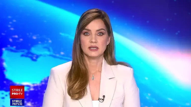 Flăcări violente au înghițit un microbuz plin cu muncitori, aflat în mers. Reacția șoferului