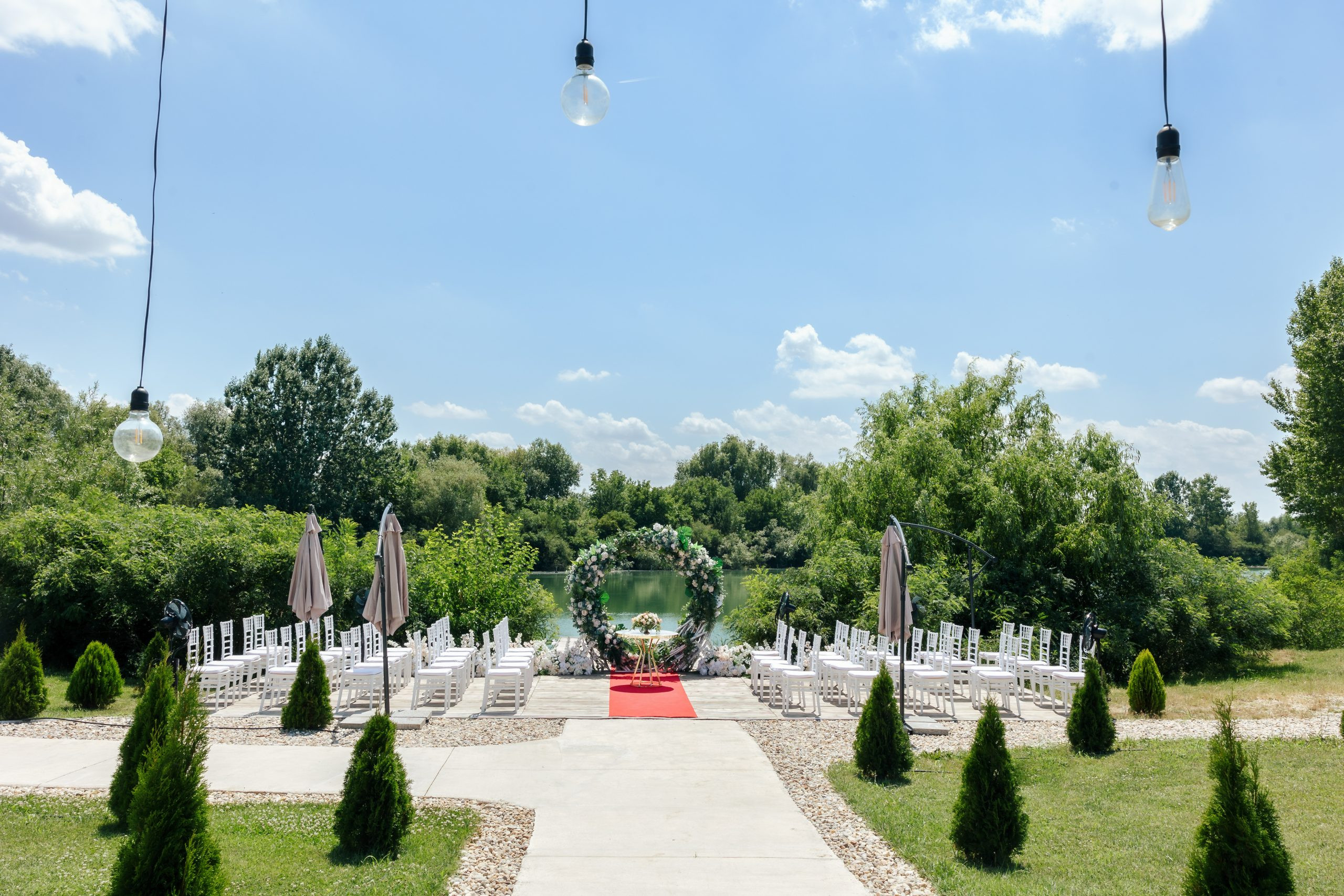 (P) De ce să faci cununia civilă în aer liber