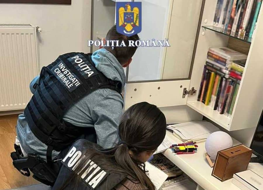 O femeie din București a rămas fără 50.000 de lei după ce a fost păcălită de o tânără. Promisiunea pe care i-o făcuse