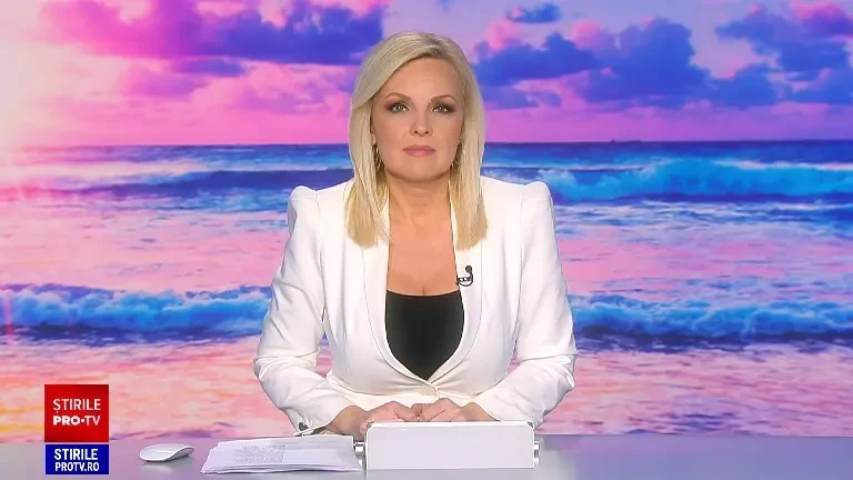 Test de rezistență în Marea Neagră. 20 de persoane s-au aruncat în valuri, la 7 grade, ca să doboare un record