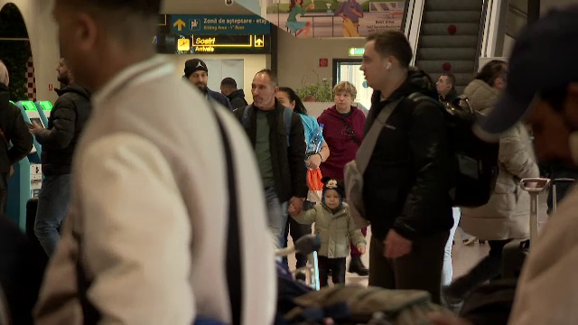 Românii sunt tot mai dornici de călătorii, deși vacanțele se scumpesc. Record de călători prin aeroporturile din țară în 2024