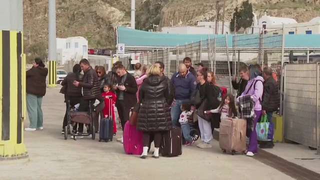 Mii de persoane au părăsit Santorini din cauza cutremurelor în lanț. Activitatea seismică ar putea dura câteva săptămâni