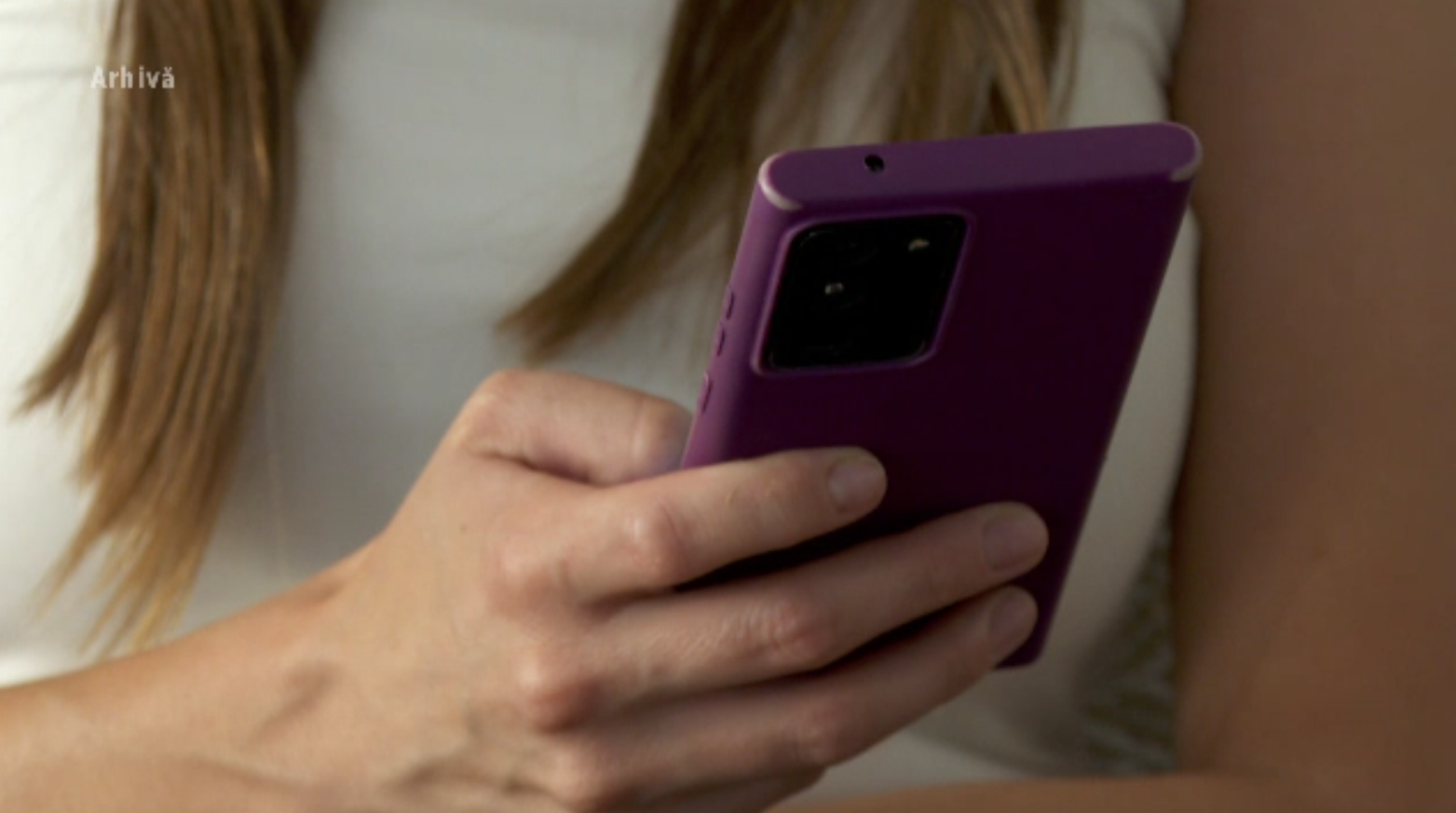 Un tânăr din Hunedoara este anchetat după ce a cerut fotografii intime unei fetițe de 7 ani pe rețelele de socializare