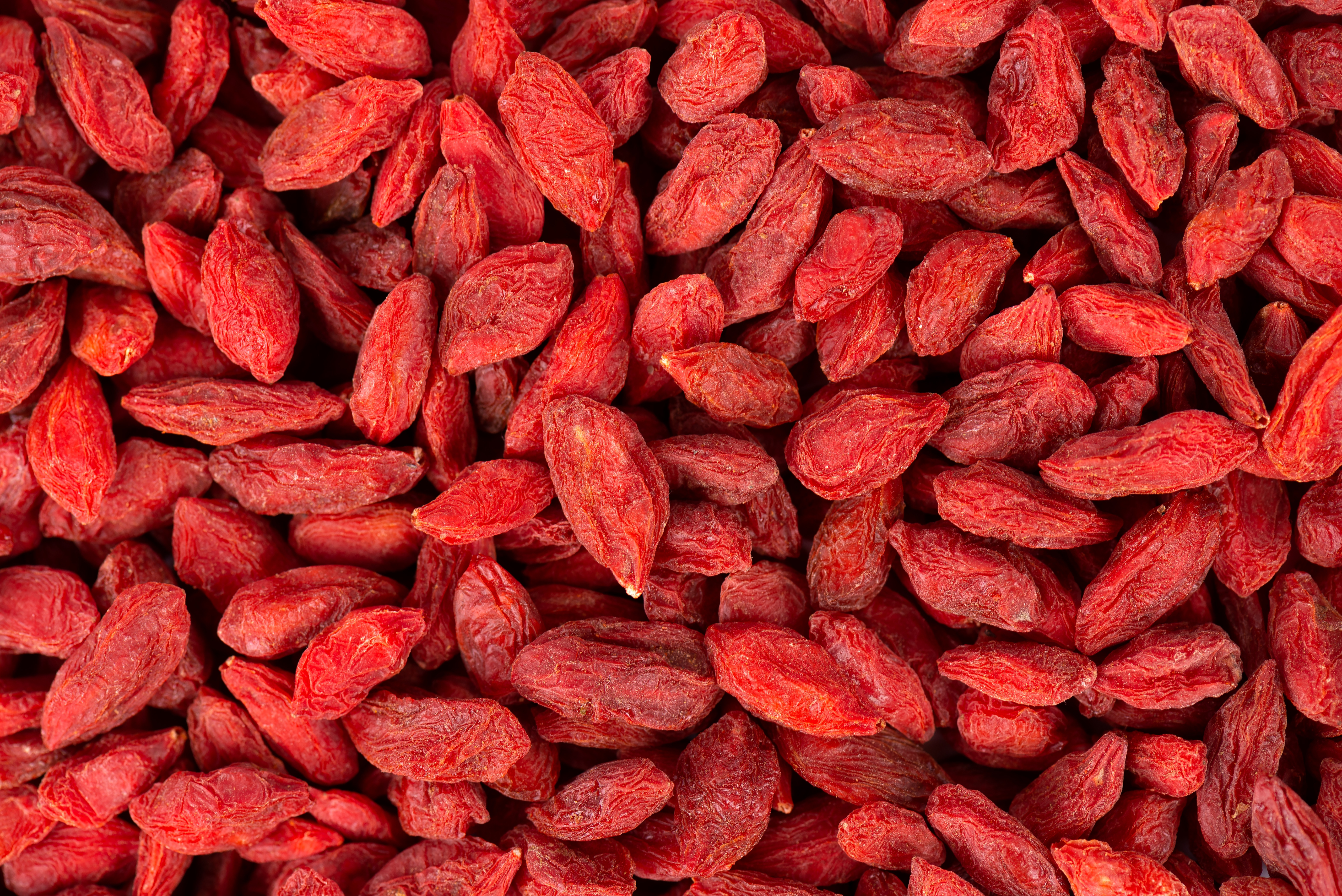 Ulei de goji - ce este, cum se obține și ce beneficii are pentru piele și sănătate. Cum poate fi inclus în rutina zilnică