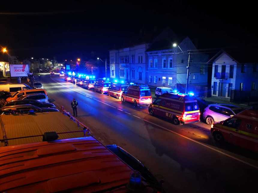 Plan roşu de intervenţie activat la „Balul Însuraților” din Reghin. Zeci de participanți au ajuns la spital