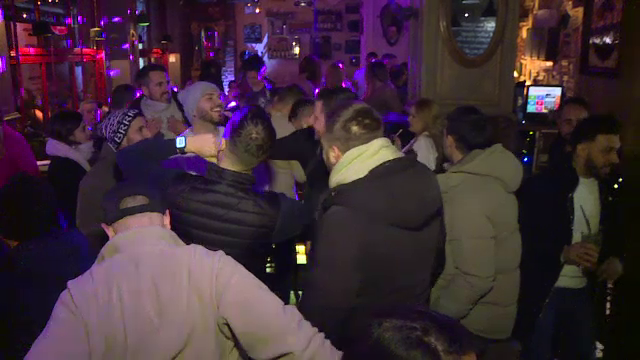 Petreceri în gerul nopții în Centrul Vechi al Capitalei: „Vremea de afară nu ne strică distracția”