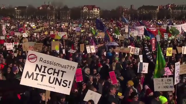 Sute de mii de germani protestează la München împotriva extremei drepte, în prag de alegeri anticipate