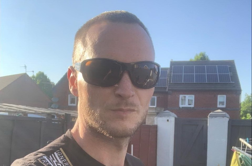 Un britanic încearcă din răsputeri să găsească averea de sute de milioane de bitcoini aruncată la gunoi de iubita lui