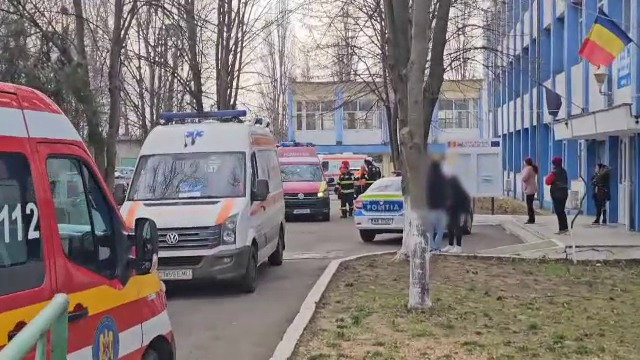 Planul Roșu, activat la un liceu din Constanța, după ce un elev a pulverizat spray cu piper. 21 de copii au ajuns la spital