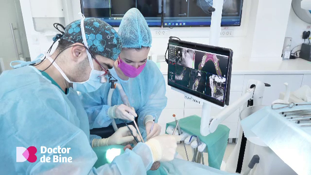Aparate cu inteligență artificială care arată live oasele pacientului la dentist