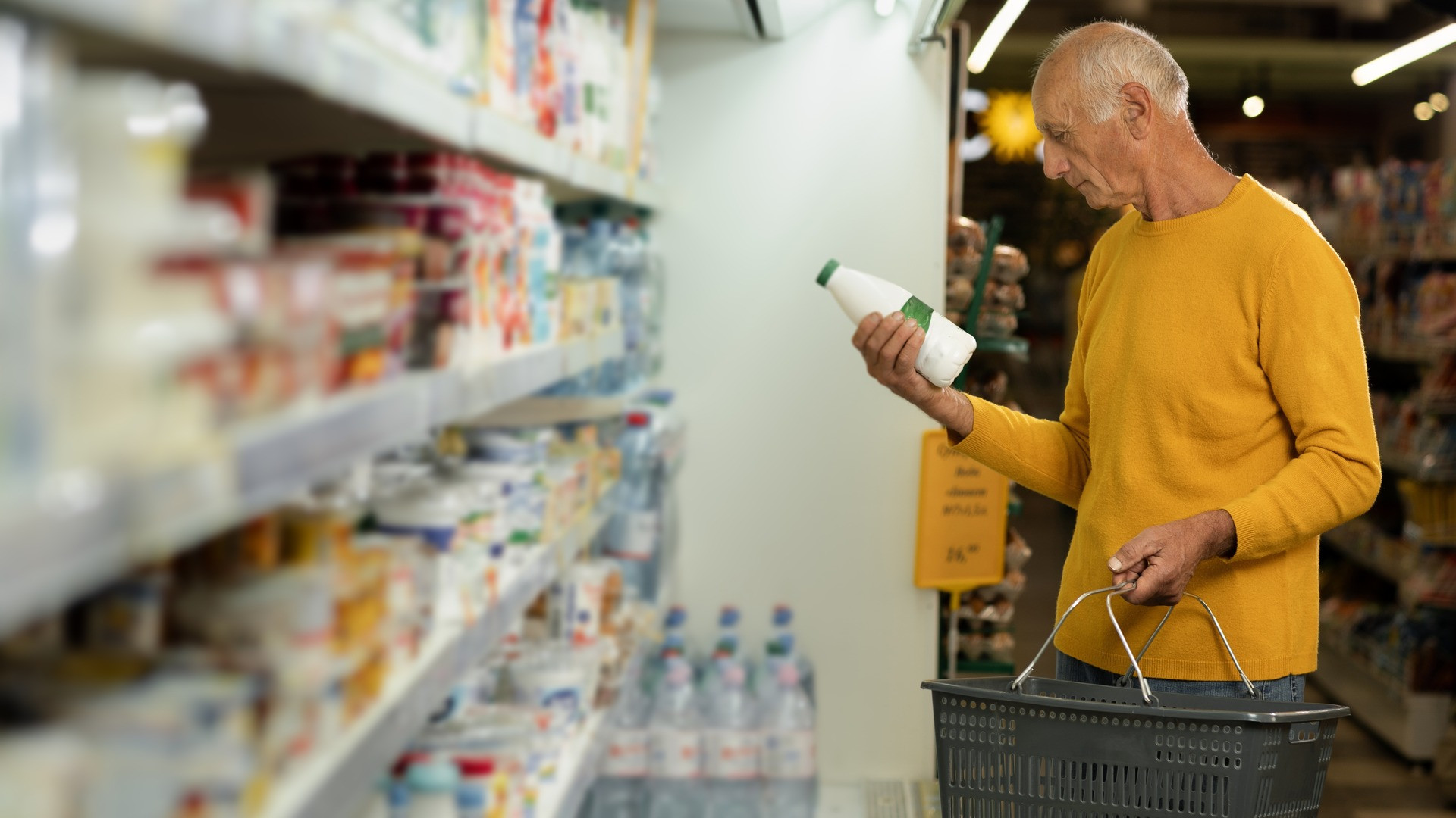 Studiu: Conservanți frecvent întâlniți pe etichetele alimentelor, asociați cu un risc crescut de cancer și diabet de tip 2