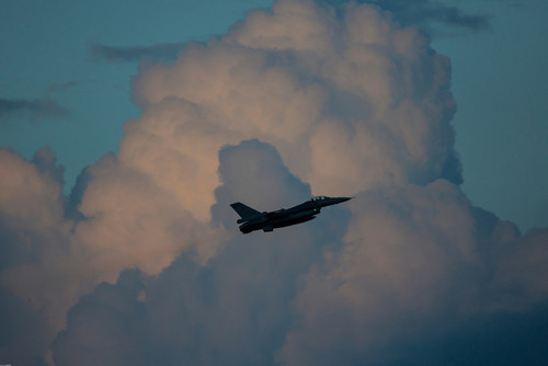 Un avion de antrenament avansat al forţelor aeriene taiwaneze s-a prăbuşit din cauza unei defecţiuni la motoare