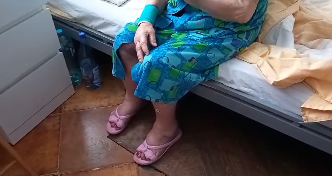 ANPC a descoperit nereguli grave la azil de bătrâni din Bacău. Vârstnicii erau hrăniți cu alimente expirate de luni de zile