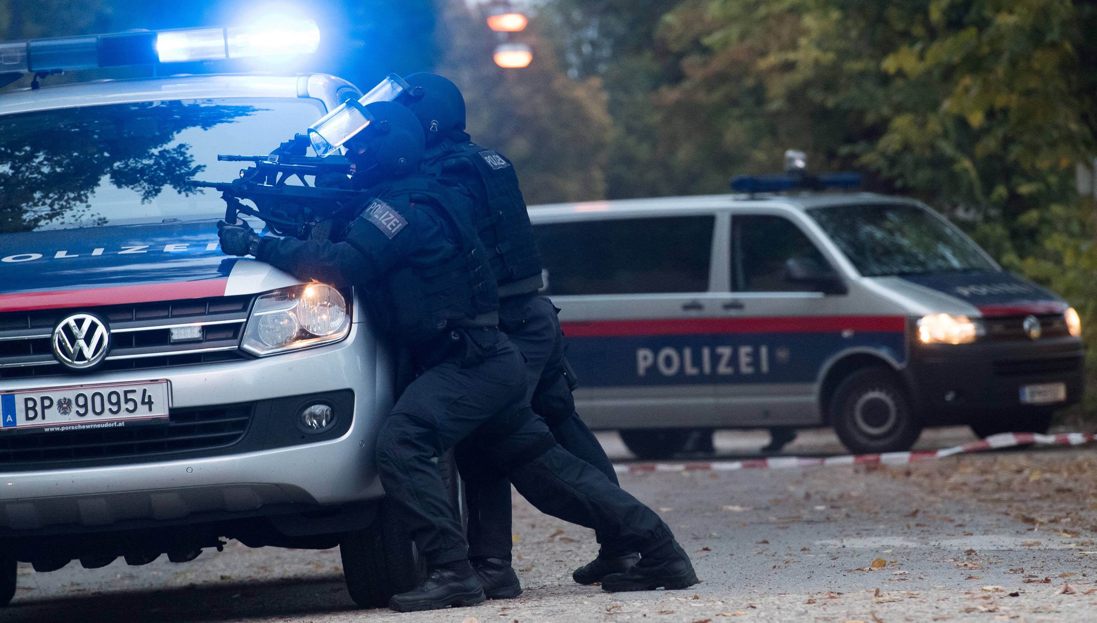 Atacul din Austria, comis de un jihadist al Statului Islamic: ”O atrocitate incredibilă”. Program de expulzare a sirienilor