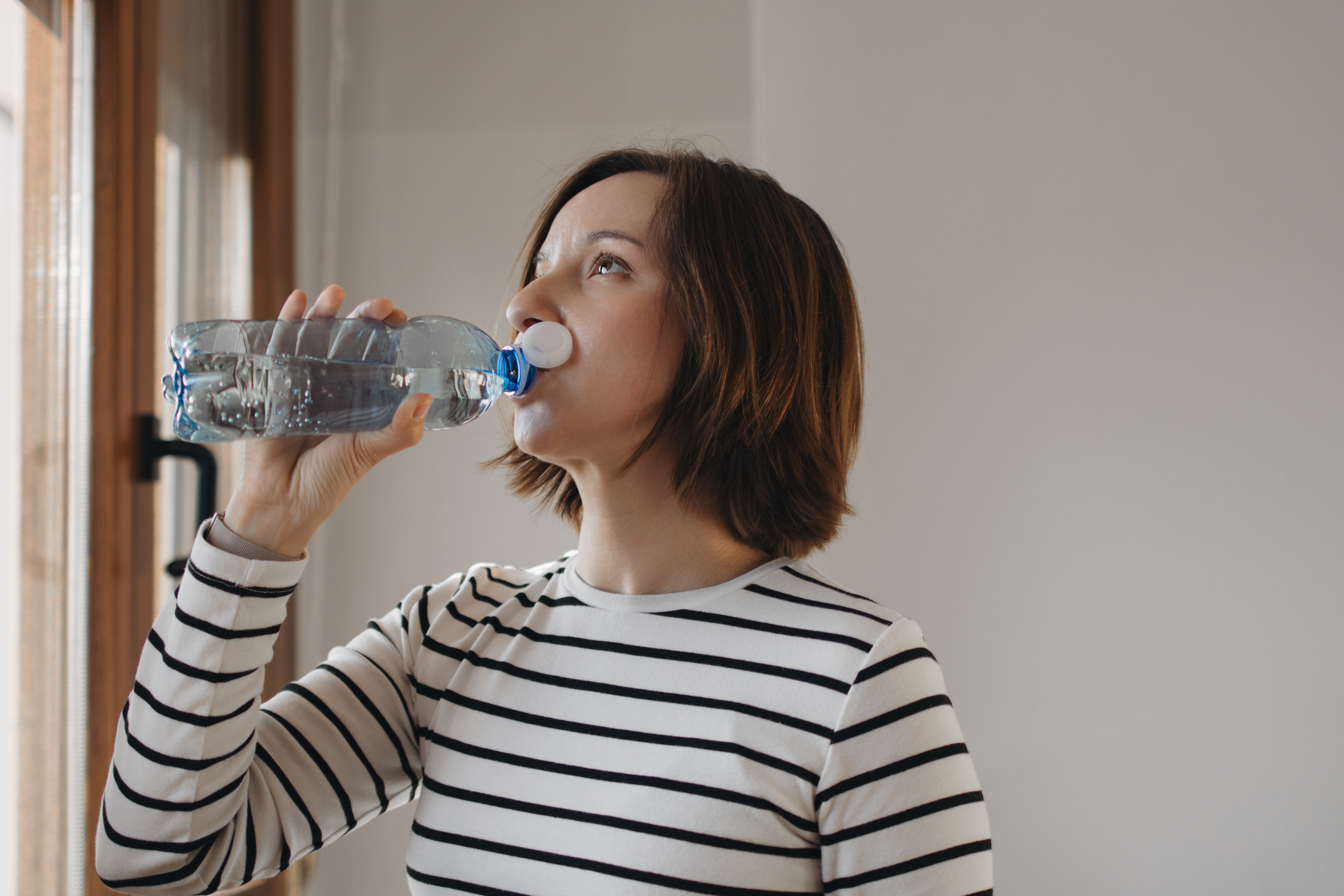 Cel mai mare producător român de băuturi critică dur dopul atașat de sticlă: ”Din puțul gândirii”. Păgubos pentru toată lumea