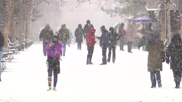 Vremea azi, 31 decembrie 2025. Ultima zi din an vine cu temperaturi de până la -14 grade și viscol