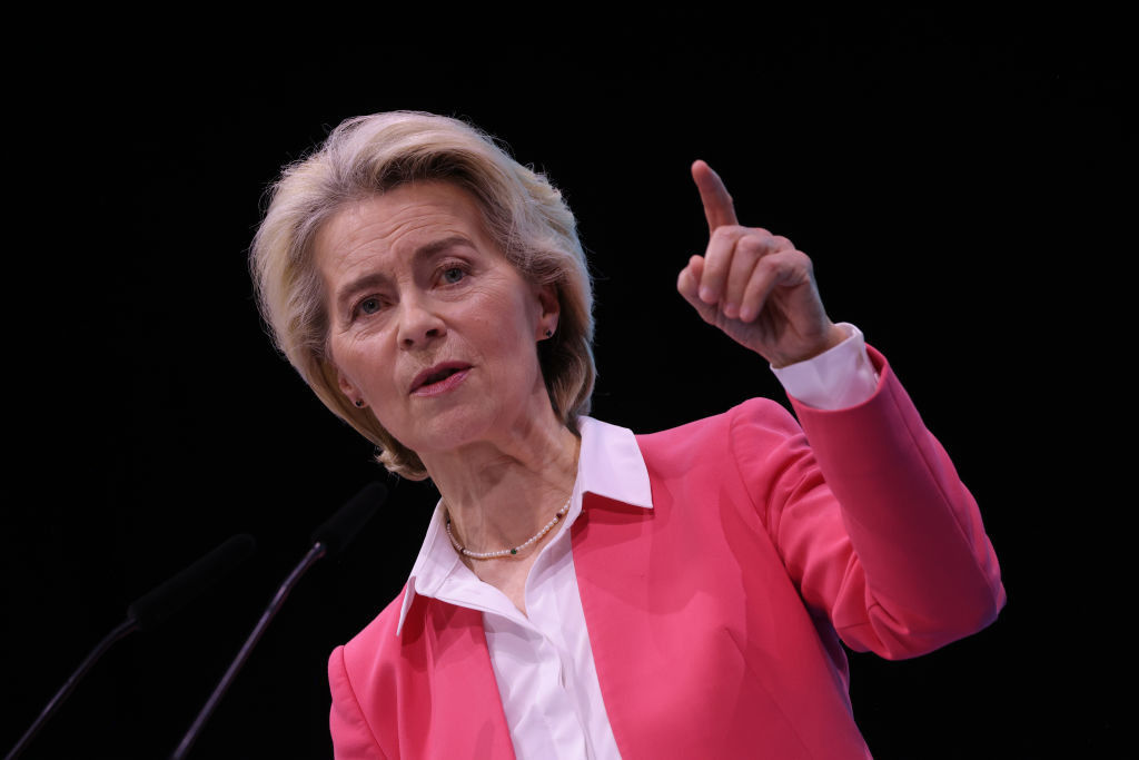 Von der Leyen, avertisment la mini-summitul UE-NATO de la Paris: „Securitatea Europei se află la un moment de cotitură”