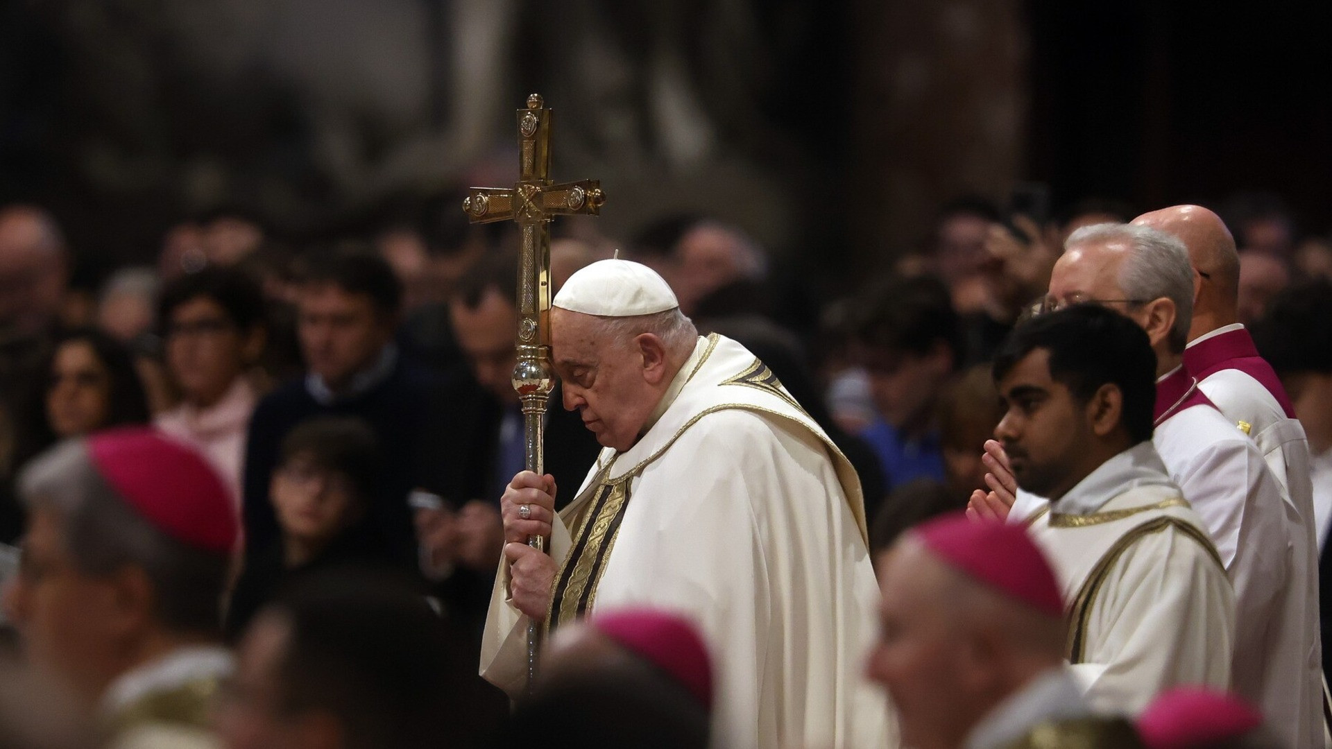 Papa Francisc se simte din ce în ce mai bine. De joi dimineață „s-a dedicat activităților profesionale”