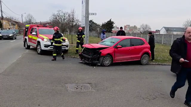 Accident în lanț la Timișoara: Trei mașini implicate după ce un șofer nu ar fi acordat prioritate