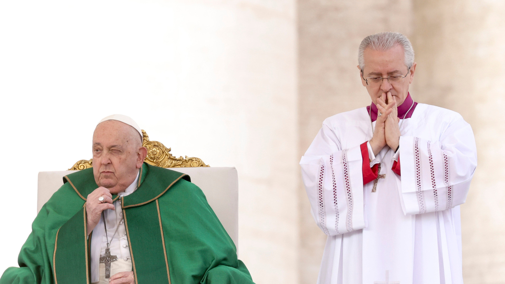 Papa Francisc, diagnosticat cu o dublă pneumonie. Vaticanul: „Vă cere să continuați să vă rugați pentru el”