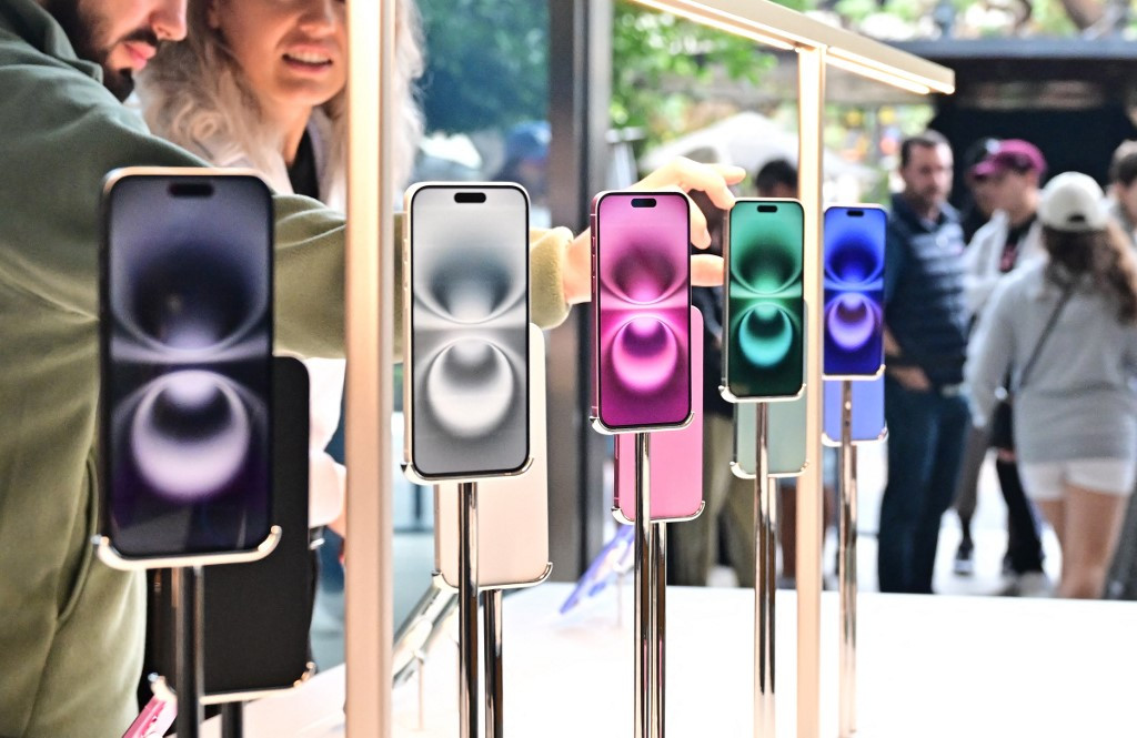 iPhone la reducere de Black Friday 2025. Modelul de iPhone la care e anunțată cea mai mare reducere